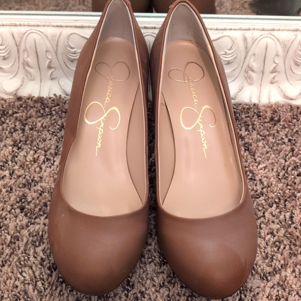 Jessica Simpson Tan wedges